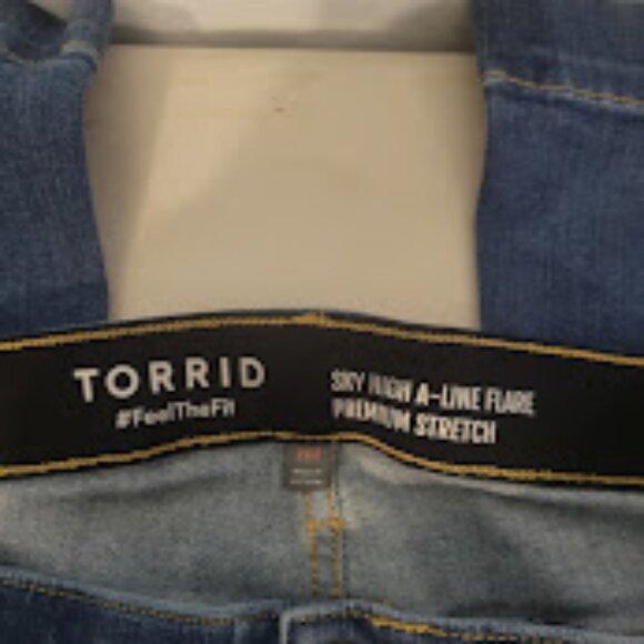 Torrid size 26R plus Sky-high A-line flair premium stretch  jeans - Picture 2 of 4